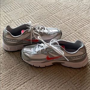 Nike initiator running sneaker